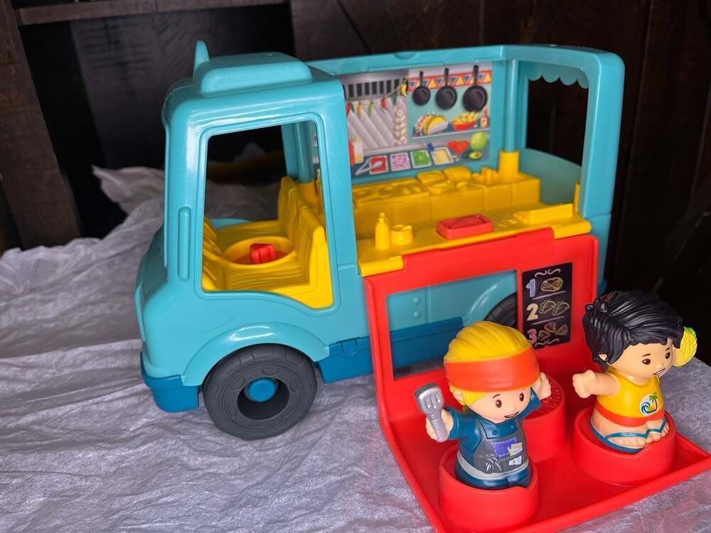 Fisher-Price Little People Serve It Up Food Truck Musical Toy with 2 Figures - Picture 6 of 8